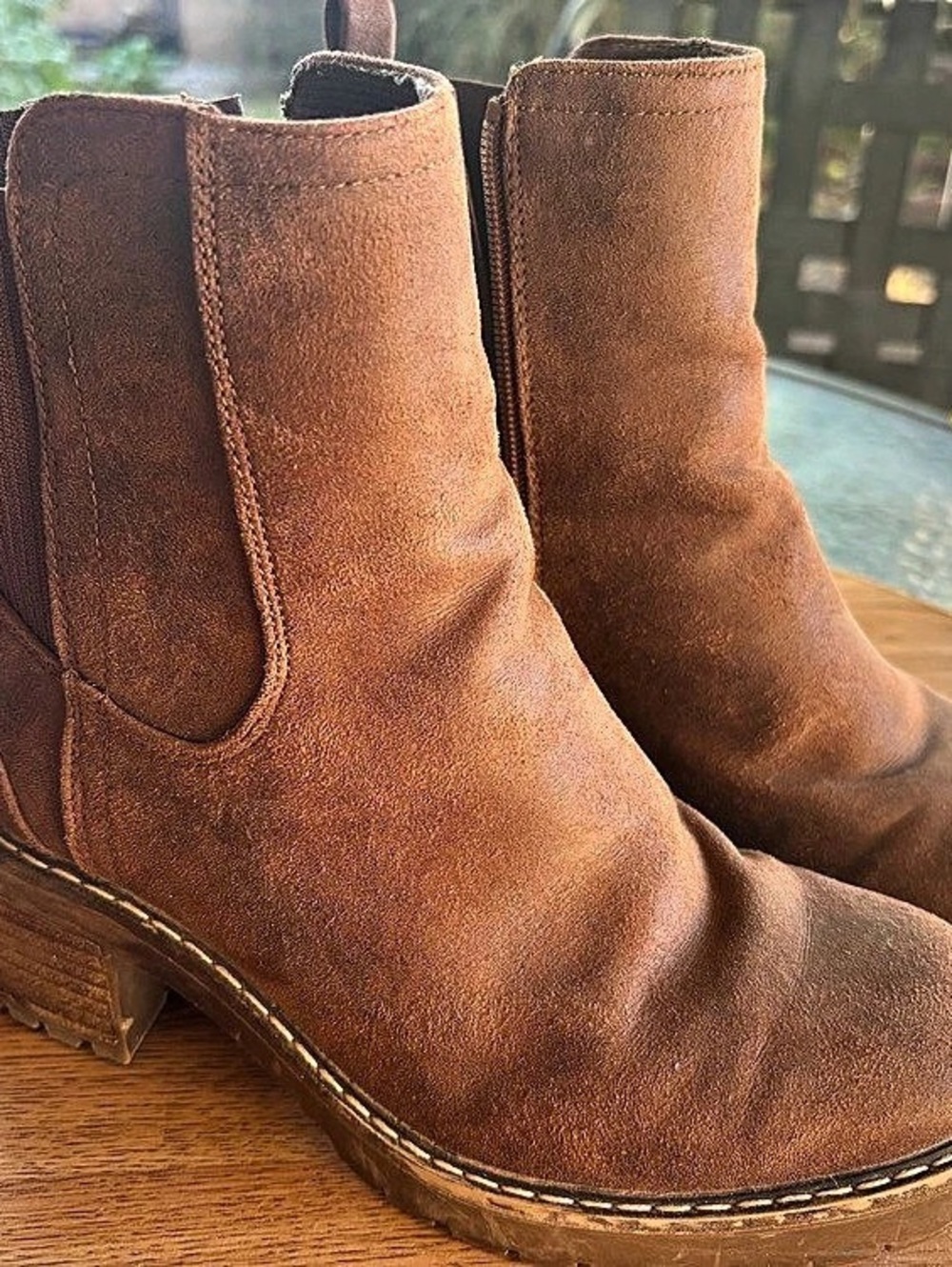 B52 by Bullboxer Women's 7 Brown Faux Suede Lug Sole Chelsea Ankle Boots Block H